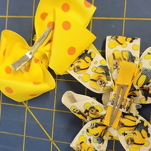 Minions Yellow White Hair Bow Set of 2 - Picture 2 of 2